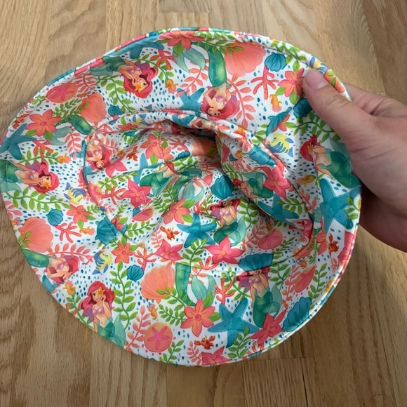 Disney Store Little Mermaid Ariel & Flounder Toddler Swim Bucket Hat - Picture 4 of 4